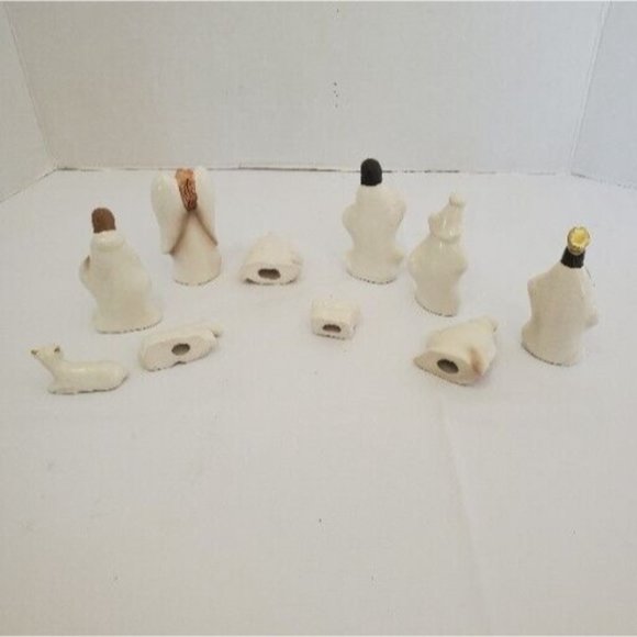 Vintage Porcelain Ten Piece Small Nativity Set White Gold Accents - Picture 13 of 16